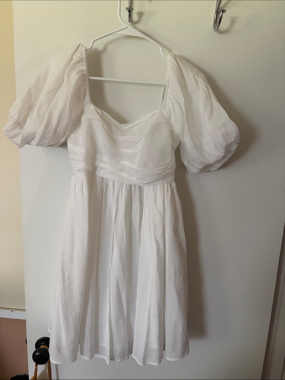 Entro White Puff-Sleeve Chiffon Women’s Dress